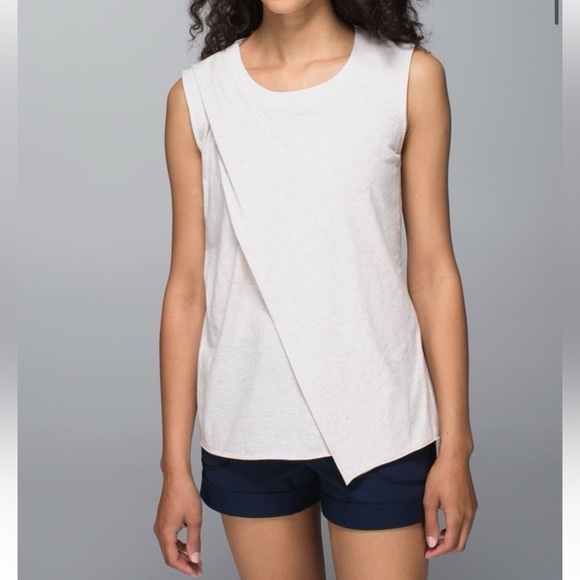 lululemon athletica Tops - LULULEMON To Class Tee Heathered Dune 19" PTP Tank Top